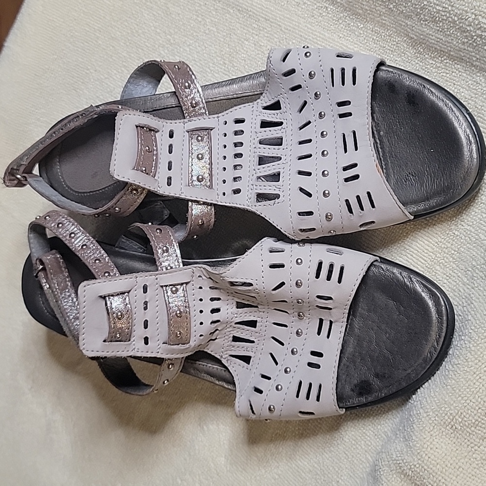Naot gray with silver accents Size 40 Perforated Cutout Stud Leather 2" Sandals